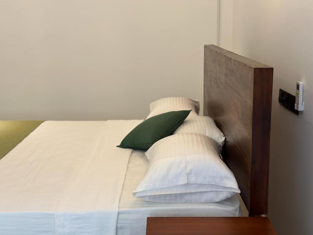 Emerald Home Stay Anuradhapura Bagian luar foto